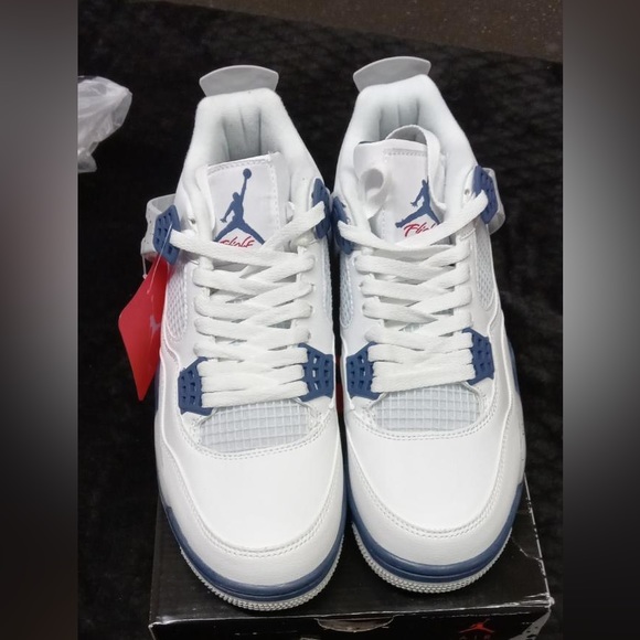 Jordan 4 - Picture 2 of 4